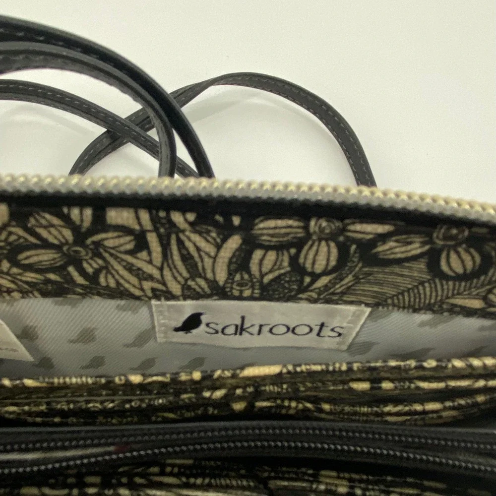 Sakroots Women Black White Floral Doodle Crossbody Wallet Bag Organizer Clutch